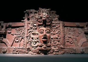 Zongod Kinich Ahau, uit de staat Campeche, Maya beschaving, 6e-9e eeuw (stucwerk)