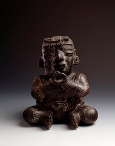 Precolumbiaanse kunst, Maya-beschaving, beginperiode: antropomorfe kleivaas die een zittende man met samengevoegde handen in de vorm van een cirkel afbeeldt. Uit Uaxactun, Guatemala door Mayan Mayan