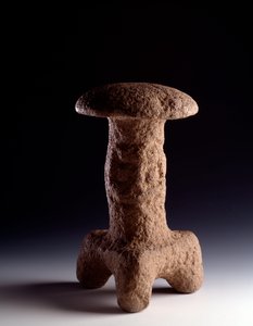 Precolumbiaanse kunst, Maya-beschaving, klassieke periode: stenen sculptuur in de vorm van een tripode paddenstoel. Uit Chimaltenango, Guatemala door Mayan Mayan