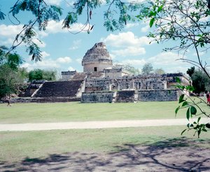 Precolumbiaanse beschaving: uitzicht op de site van Chichen Itza in de Yucatan-regio