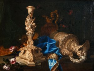 Stilleven met kandelaar van de werken van Hercules en twee kruiken