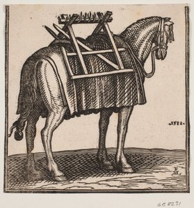 Een nog onbeladen pakpaard met draagrek op de rug, schuin van achteren gezien naar links. door Melchior Lorck