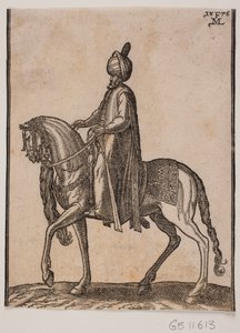 Bereden oudere man, met knuppel aan zijn zijde, profiel naar links; onder de hals van het paard hangt een paardenstaart of ossenstaart als teken van de waardige status van de man