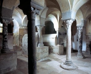 Merovingische kunst: uitzicht op de crypte van de Abdij van Jouarre. 7e eeuw na Christus