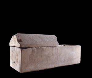 Merovingische kunst: sarcofaag van Charenton op Cher met scènes van het martelaarschap van Daniël in de leeuwenkuil door Merovingian