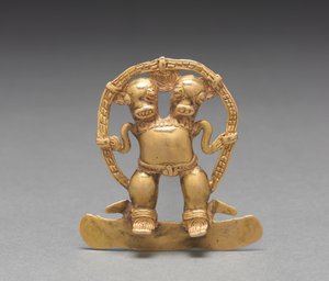 Dubbelkoppige figuur hanger, c. 700-1550 (gegoten en gehamerd goud) door Mesoamerican Mesoamerican