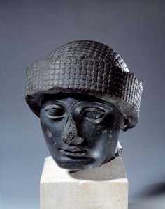 Mesopotamië: hoofd in dioriet zonder inscriptie van Gudea, gouverneur van de stad Lagash. Ca. 2120 v.Chr. Neo-Sumerische periode