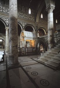 Kapel van het Kruis (ciborium) door Michelozzo di Bartolommeo