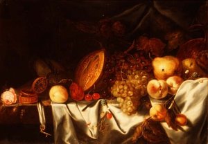 Een meloen, druiven en ander fruit met een roos, een nautilusbeker en een verge horloge op een gedrapeerde richel