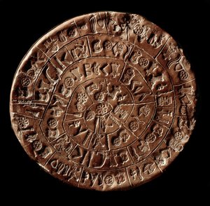 De schijf van Phaistos (Minoïsche kunst - 1700 - 1600 v.Chr.) bedekt met hiërogliefen door Minoan