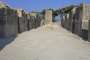 Minoïsch archeologisch terrein van Phaistos. De westelijke magazijnen. door Minoan