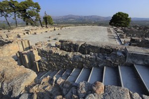 Minoïsch archeologisch terrein van Phaistos. Zicht op de centrale binnenplaats. door Minoan