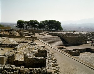 Uitzicht op de ruïnes van Phaistos, 2700-1200 v.Chr. door Minoan