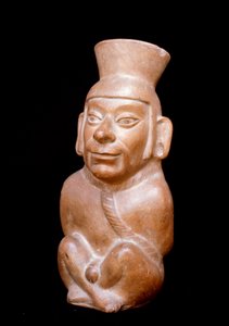 Precolumbiaanse kunst, Mochica-beschaving: antropomorfe terracotta fles die een gevangene voor zijn offer voorstelt (hij draagt een touw om zijn nek en zijn handen zijn op zijn rug gebonden). 200 v.Chr.-700 n.Chr. door Moche Moche