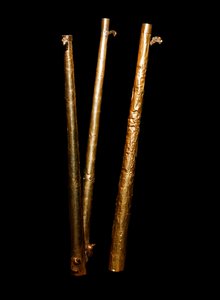 Precolumbiaanse kunst, Mochica cultuur: gouden sarbacans door Moche Moche