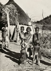 Een groep jongens van de Tacruri stam, 09/05/1936 door Modestino Baldinetti