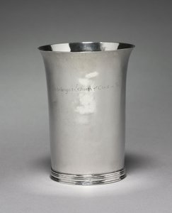 Beker door Moody Russell