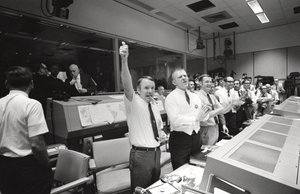 Apollo 13 - NASA door NASA Images