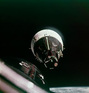Eerste ontmoeting in de ruimte, 15 december 1965 door NASA Images