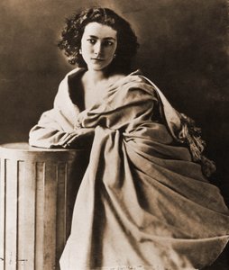 Portret van Henriette Rosine Bernard alias Sarah Bernhardt (1844-1923), actrice (foto)