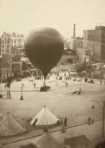Le Neptune, Place Saint-Pierre in Montmartre, 23 september 1870 door Nadar