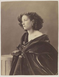 Portret van Sarah Bernhardt 1844-1923, 1864