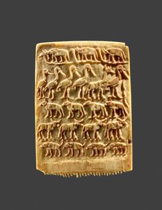 Haarspeld versierd met rijen wilde dieren, ca. 3200-3100 v.Chr.