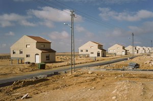 Nieuwe huizen voor Israëlische kolonisten in Moshav Kadesh Barnea aka Moshav Nizzana in de woestijn