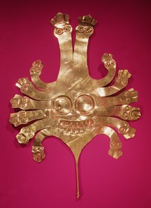 Hoofd van Medusa, uit Peru (goud)