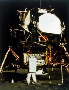 Buzz Aldrin bij de maanmodule op het oppervlak van de maan, Apollo II missie