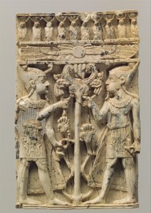 Meubelplaat gesneden in hoog reliëf met twee Egyptiserende figuren die een voluutboom flankeren, ca. 9e-8e eeuw v.Chr. (ivoor) door Neo Assyrian