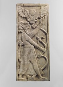Meubelplaat Gesneden in Reliëf met een Mannelijke Figuur die een Boom Vasthoudt