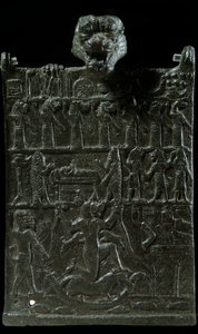 Mesopotamië: bronzen bezweringsplaat tegen de demonische godheid Lamashtu. Voorstelling van een exorcismescène. Neo-Assyrische periode (750 v.Chr.). Parijs, Louvre Museum door Neo Assyrian Neo Assyrian