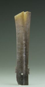 Gespleten beitel (zhang), Qijia Cultuur, ca. 2500-2000 v.Chr.