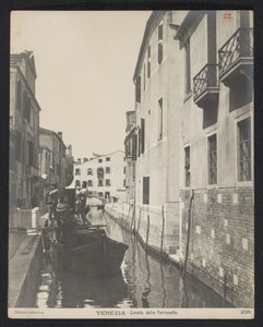 Gezicht op het Canale delle Torreselle te Venetië