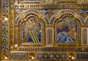 Verdun Altaar: detail van de Hemelvaart van Elia en Mozes die de Tafelen van de Wet ontvangt door Nicholas of Verdun