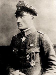 Portret van Manfred von Richthofen, ca.1915 door Nicola Perscheid