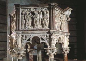Piazza dei Miracoli, doopkapel van Sint Jan, preekstoel door Nicola Pisano door Nicola Pisano