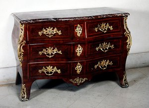 Louis XV commode