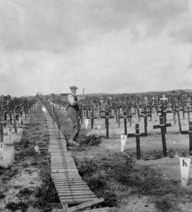 Hooge Crater Cemetery, nabij Ieper, België, Eerste Wereldoorlog, c1917-c1918
