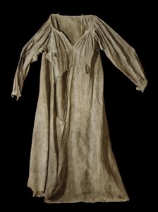 De heksengown van Veringenstadt, 1680 door Objects of History