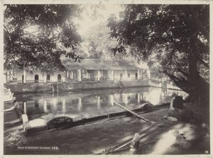 Badgelegenheid met galerij, mogelijk in Surabaya
