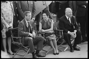 Paul Newman, Prinses Margaret en Alfred Hitchcock op de set van 