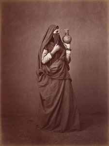 Portret van een Egyptische vrouw,c. 1870 (foto) door Otto Schoefft