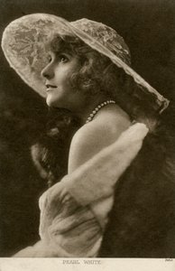 Pearl White, Amerikaanse actrice en filmster, ca. 1910 door Pathe