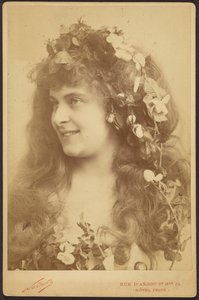 [Julie Feyghine] door Paul Nadar