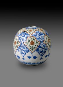 Sferische Kahlian pijpenkop, waarschijnlijk gemaakt in Kerman, Iran, late 17e of vroege 18e eeuw