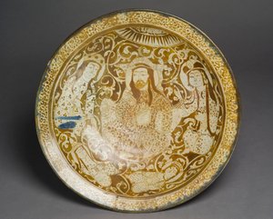 Steenpasta schaal versierd in gouden glans, uit Kashan, Iran, vroege 13e eeuw