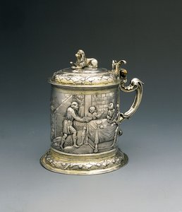 Bierpul, het lichaam repousse en gejaagd met Jacob die worstelt met de engel, en Abraham en Sarah die gastvrijheid verlenen aan de Drie-eenheid, Danzig, ca. 1690