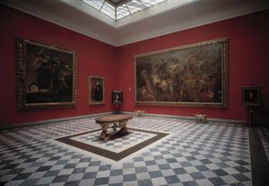 Zaal van het museum met Henri IV bij de Slag bij Ivry en Triomfantelijke Intocht van Hendrik IV in Parijs door Rubens